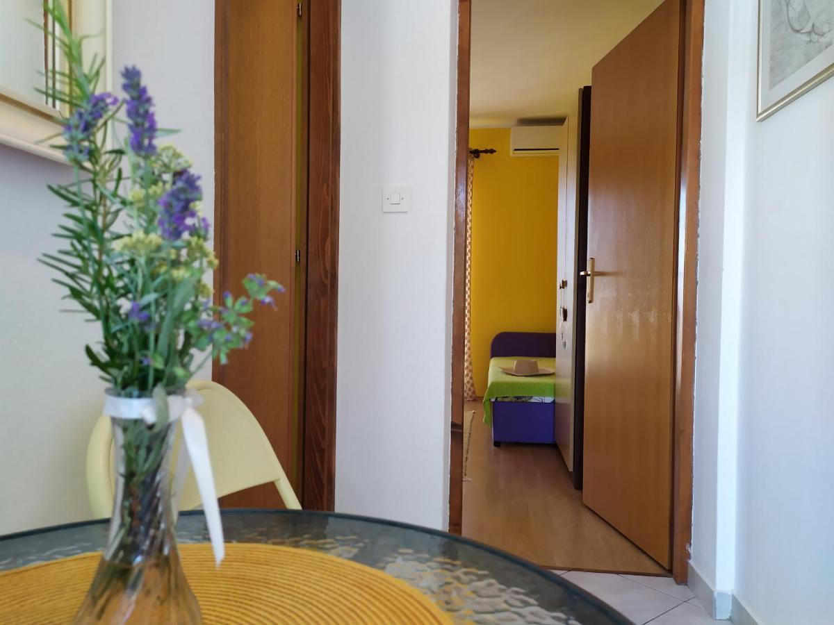 Cozy Apartments Danica Novalja With Terrace - First Floor 外观 照片